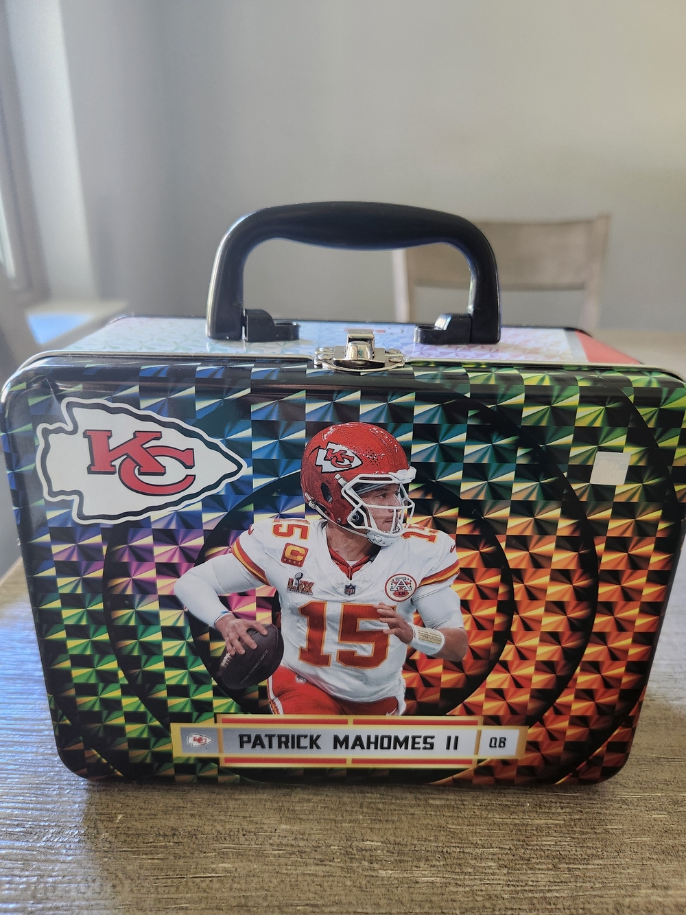 KANSAS CITY CHIEFS PATRICK MAHOMES TIN LUNCBOX W/CARDS